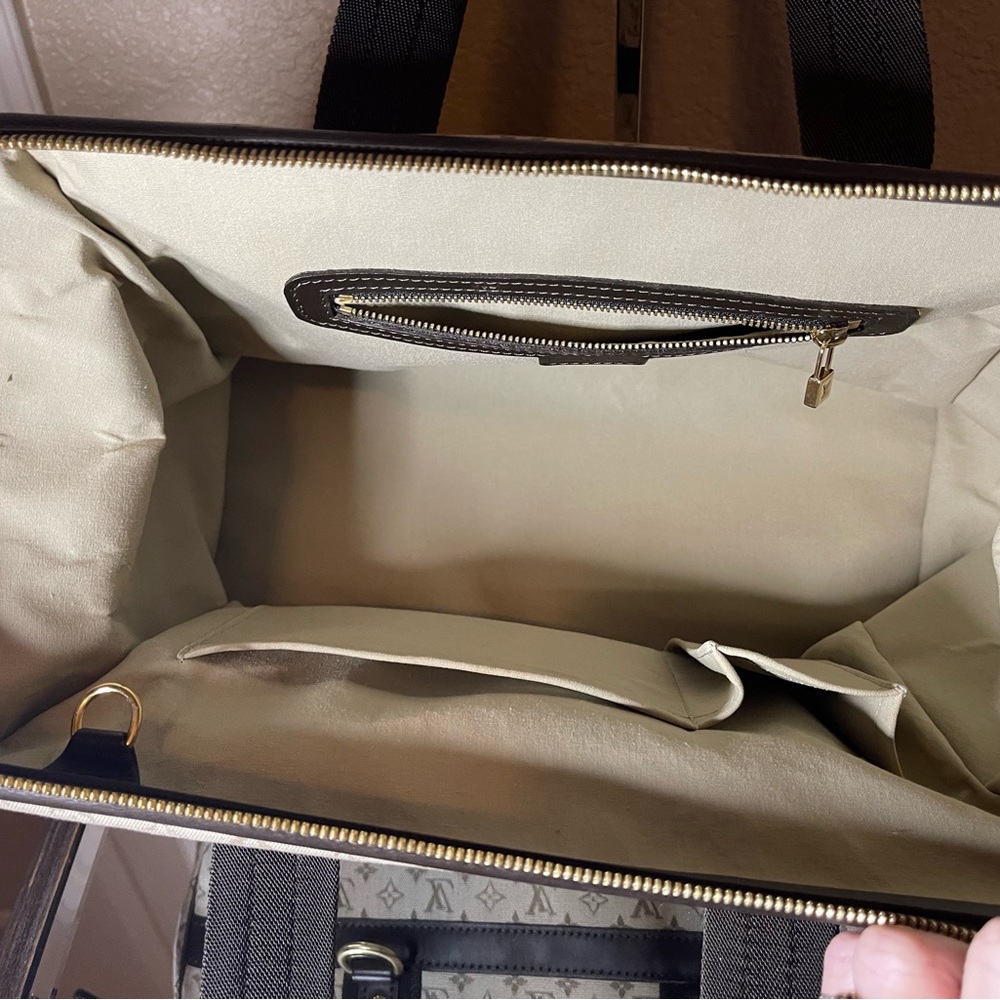 Louis Vuitton Olive Monogram Mini Lin
Josephine GM Boston bag - Picture 4 of 16